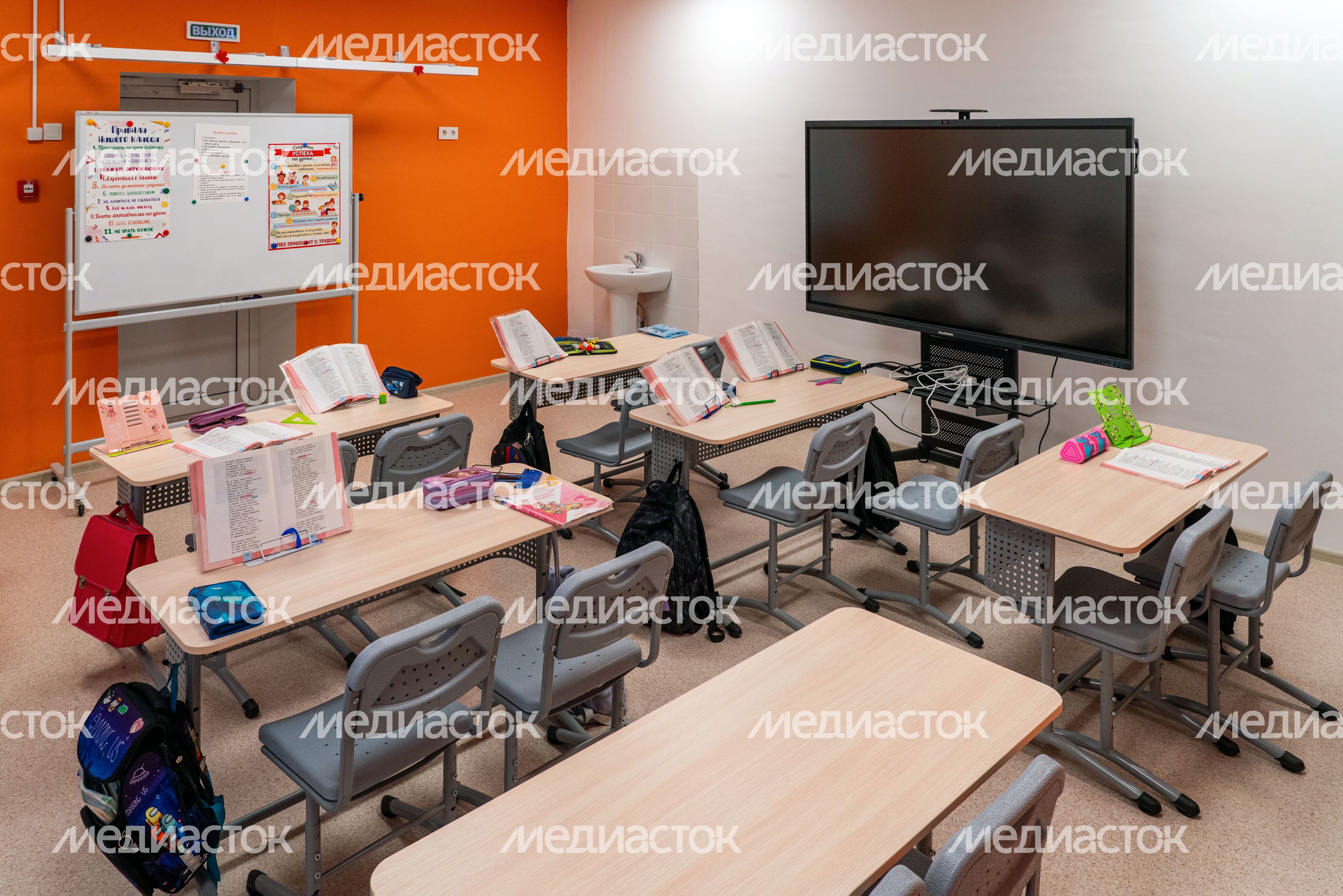 Ложковская средняя школа в п. Майдарово Солнечногорска после капитального ремонта