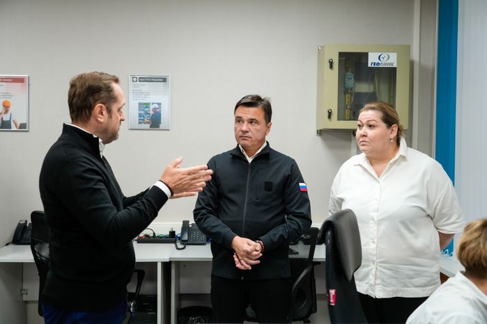 Андрей Воробьев пообщался с сотрудниками ЕДЦ "Химкинского водоканала"