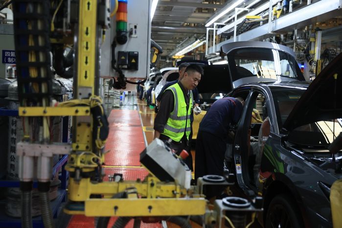 Посещение автозавода Changan Automobile Group в Китае Губернатором Подмосковья