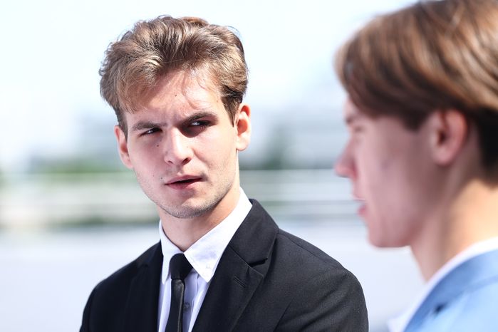 Губернатор поздравил подмосковных школьников, набравших 300 баллов на ЕГЭ