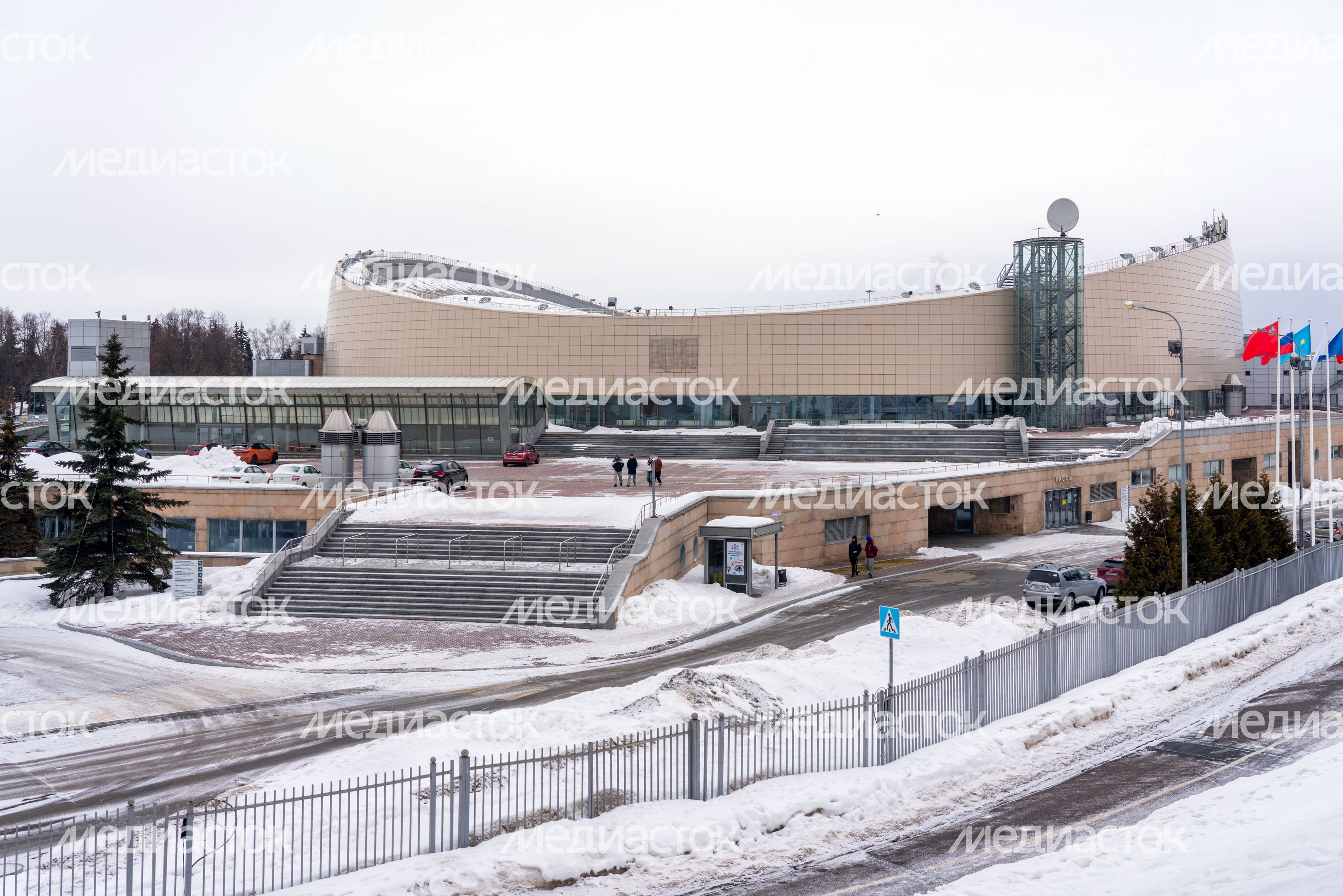 Коломенский конькобежный центр зимой Коломенский конькобежный центр зимой