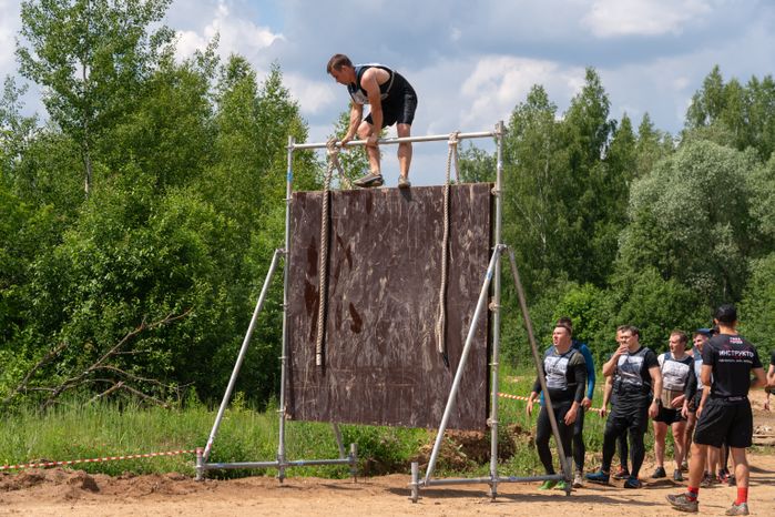 Гонка героев на полигоне Алабино собрала 1,5 тыс. человек