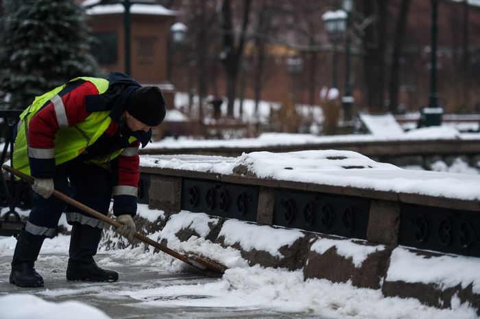 Последстивя сильного снегопада в Москве