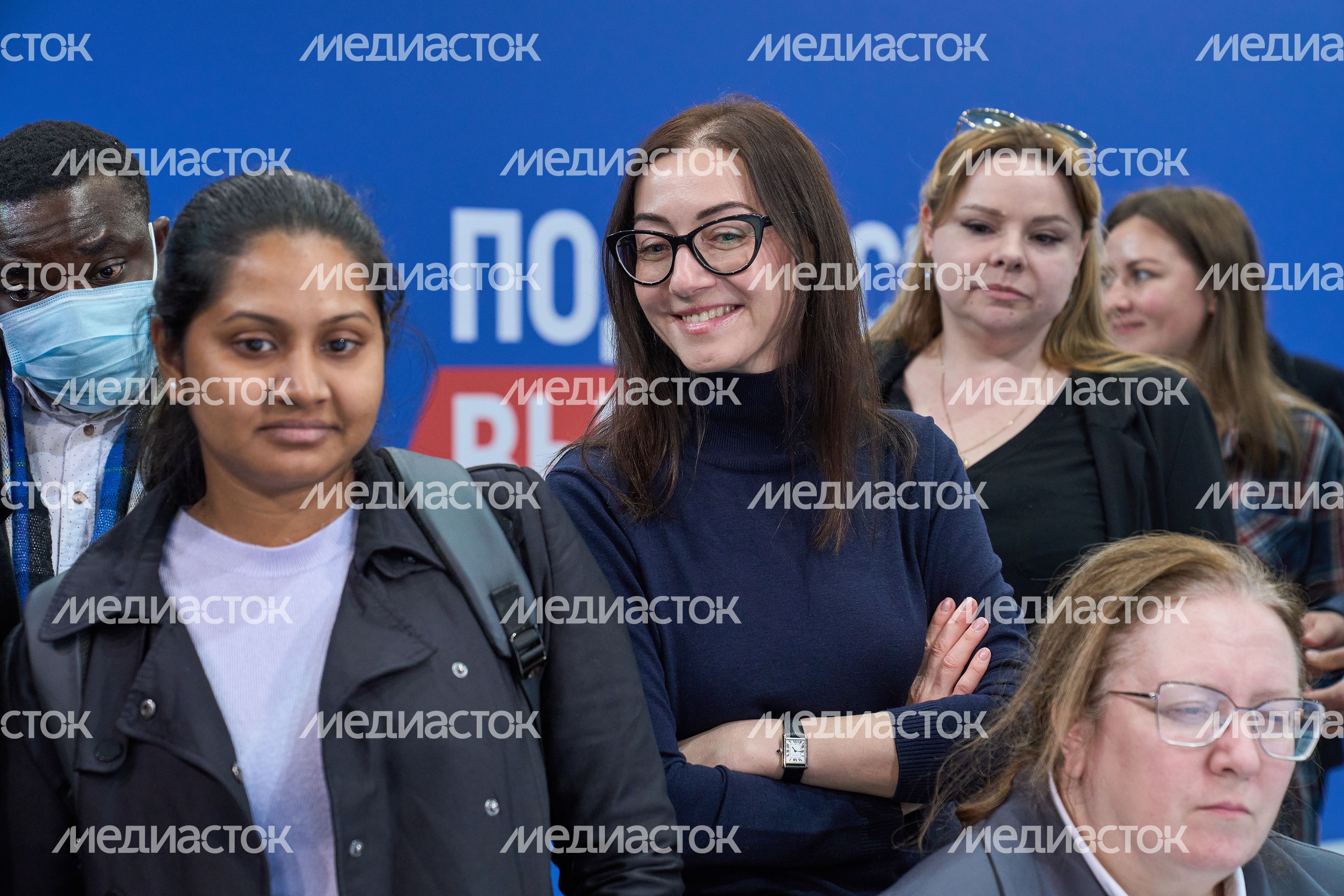 Иностранной молодёжи показали, как проходят выборы президента в Подмосковье