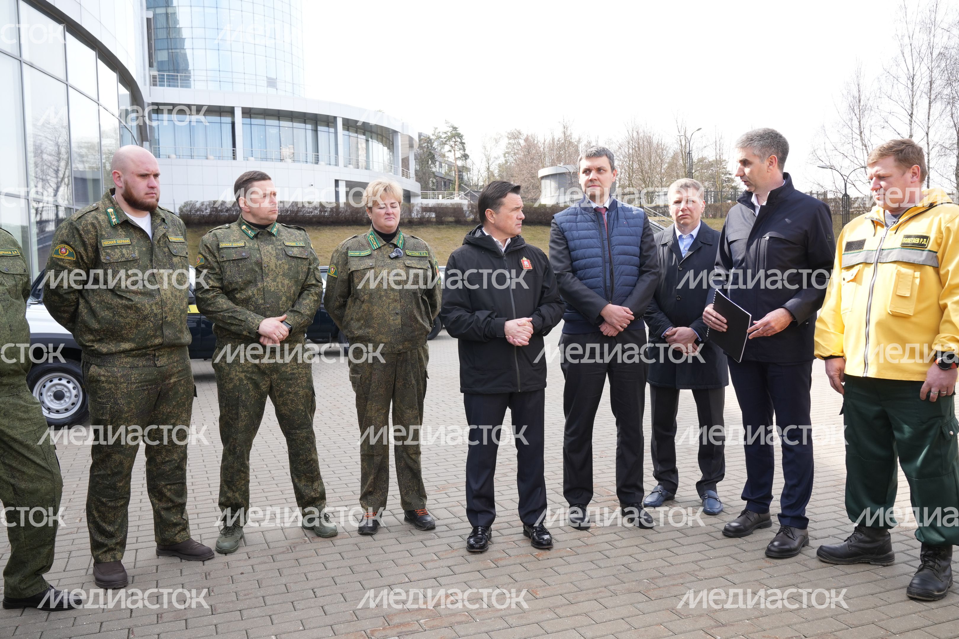 Андрей Воробьев и глава Рослесхоза передали в подмосковные лесничества новую спецтехнику Андрей Воробьев и глава Рослесхоза передали в подмосковные лесничества новую спецтехнику