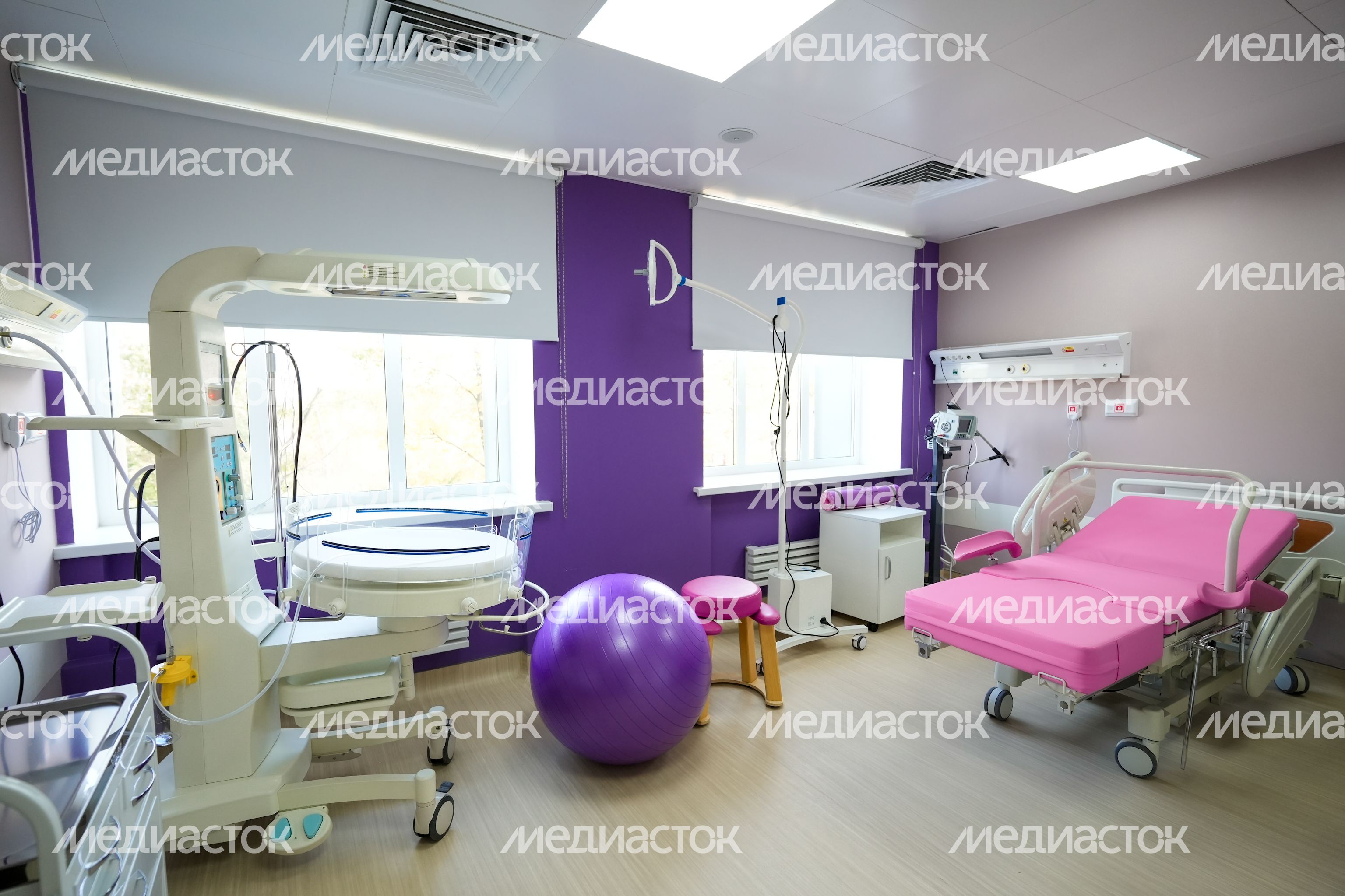 Семейная палата в химкинском роддоме, открывшемся после капремонта Семейная палата в химкинском роддоме, открывшемся после капремонта