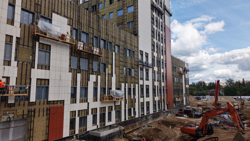 В Балашихе завершено возведение зданий многопрофильной больницы