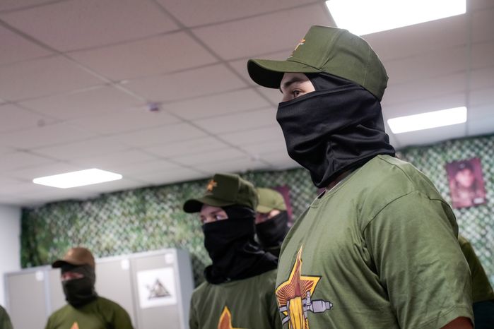 Андрей Воробьев и Владимир Соловьев посетили центр спецподготовки "Витязь" в Балашихе