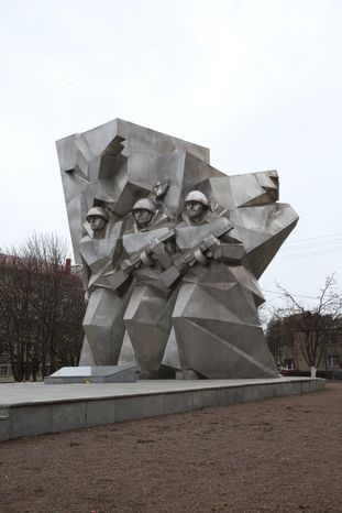 Памятник подольским курсантам