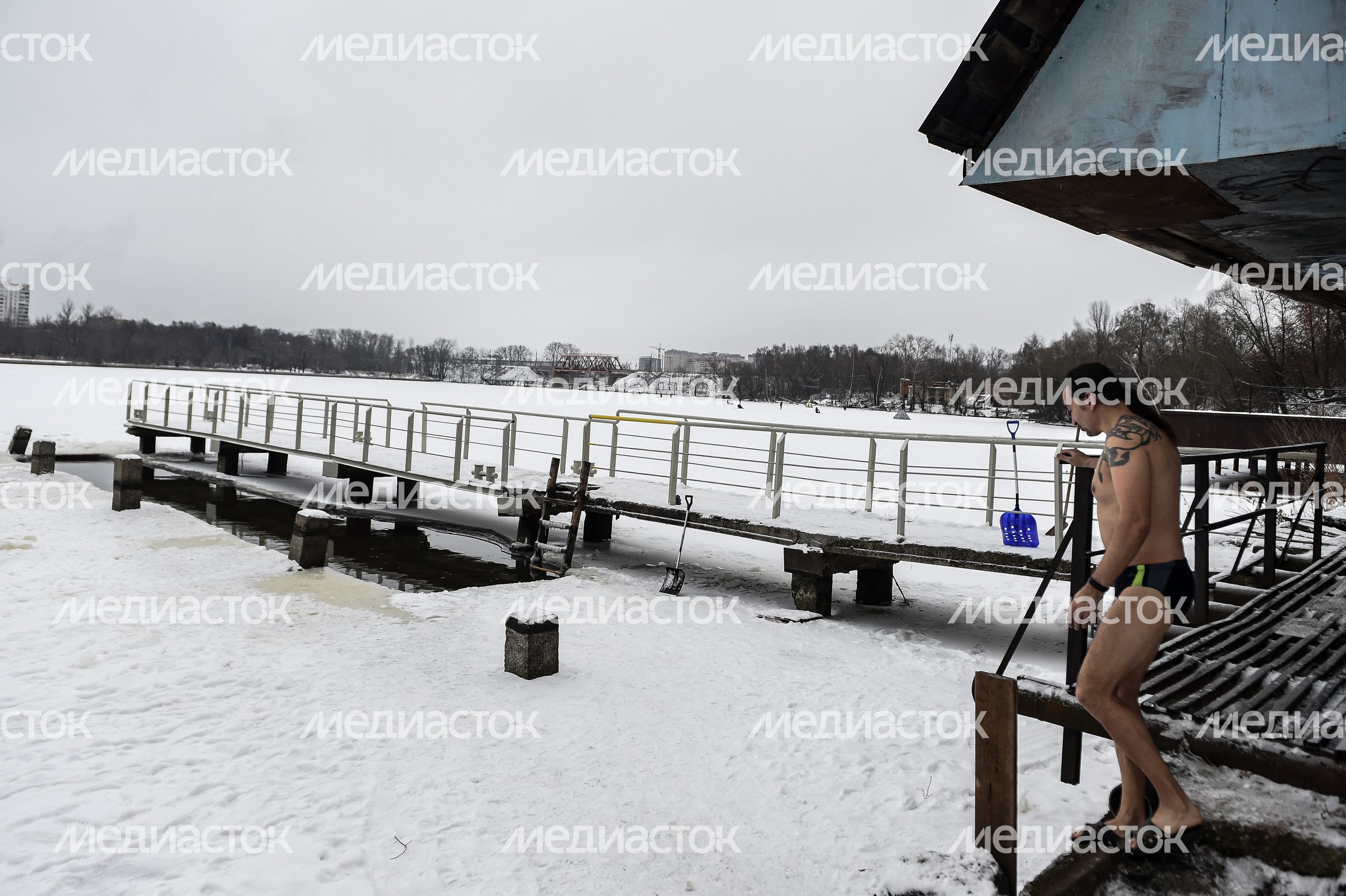 Купание моржей в Долгопрудном