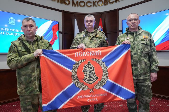 Добровольцам подразделения БАРС вручили государственные награды