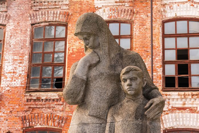Наро-Фоминск. Памятник "Скорбящая мать"