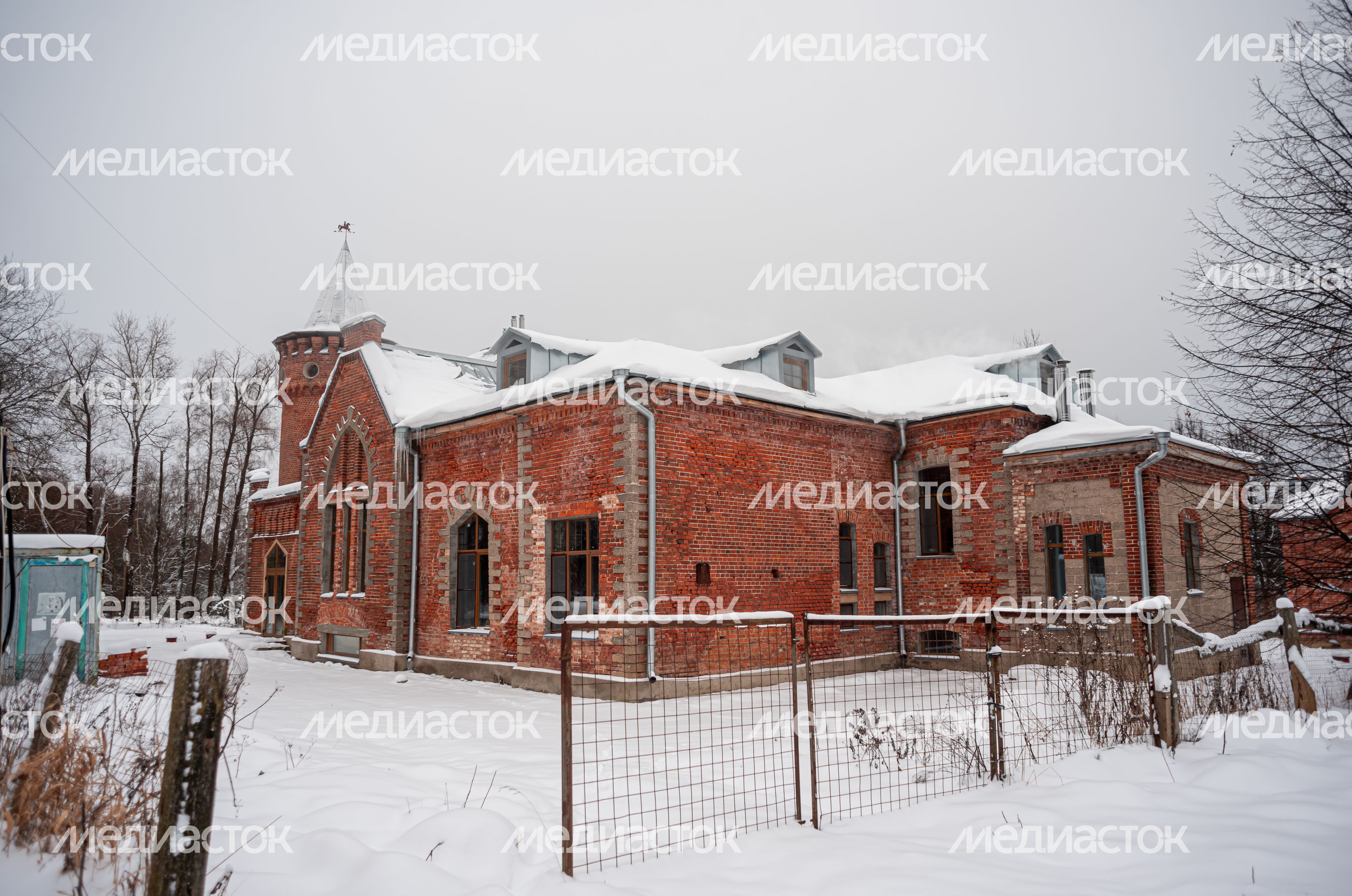 Зимние виды Трехселищенского вокзала