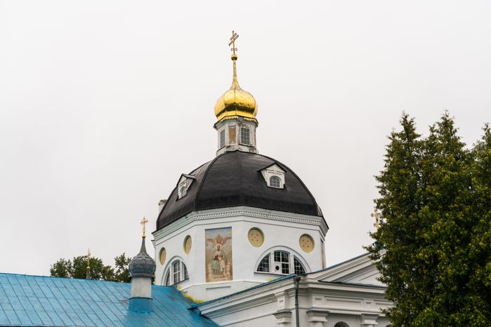Церковь Воскресения Словущего на Николо-Железновском погосте в деревне Шипулино округа Клин