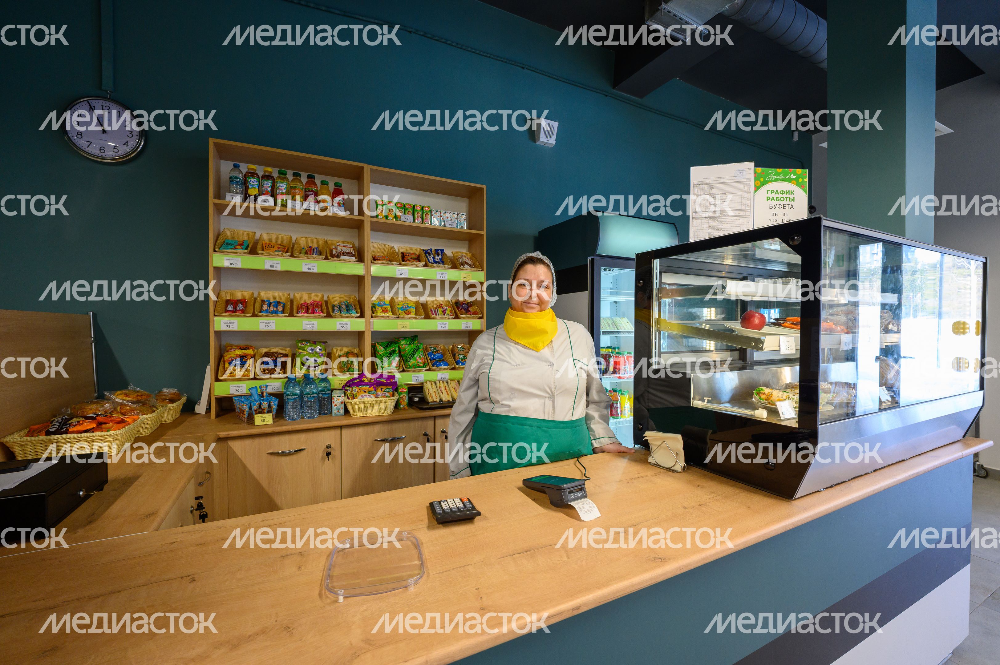 Буфет в столовой нового корпуса «Диалог» средней школы №9 в ЖК «Мытищи парк» на 1100 мест Буфет в столовой нового корпуса «Диалог» средней школы №9 в ЖК «Мытищи парк» на 1100 мест