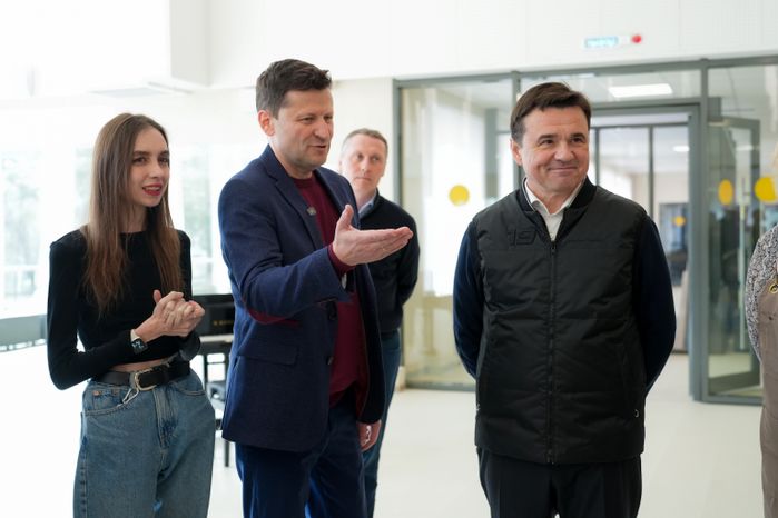 Андрей Воробьев проверил работу культурно-досугового центра "Протон" в Протвине