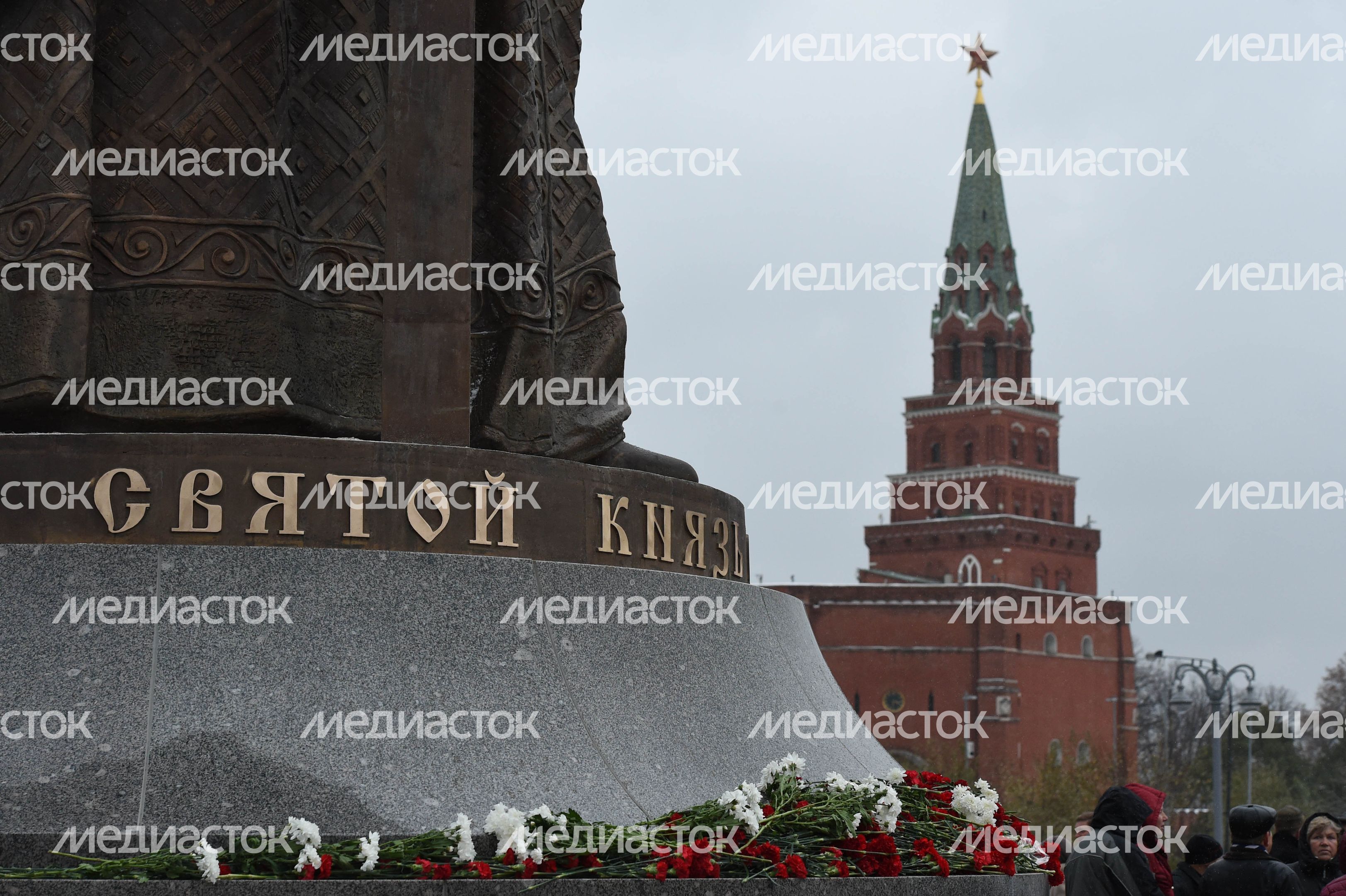 Памятник князю Владимиру в Москве Памятник князю Владимиру в Москве