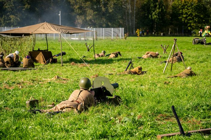Идет бой в военно-исторической реконструкции Битвы за Москву