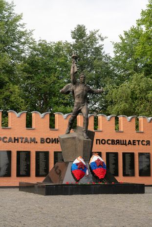 Памятник Кремлевским курсантам