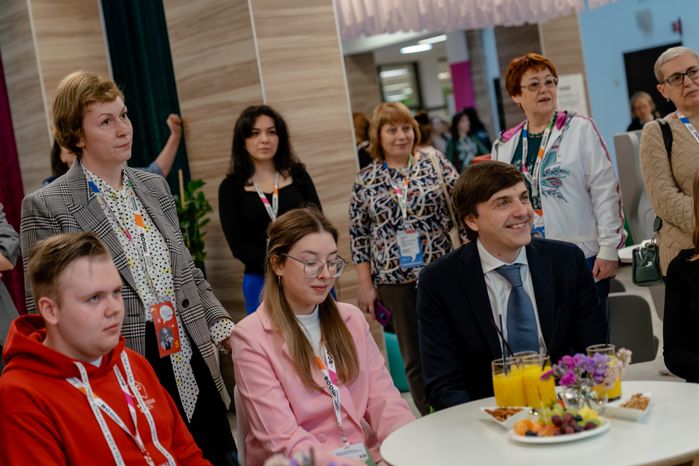 Посещение Губернатором Подмосковья и Министром просвещения РФ гимназии им. Е.М. Примакова в Одинцовском округе