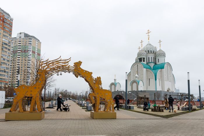 Павшинскую пойму в Красногорске украсили к Новому году
