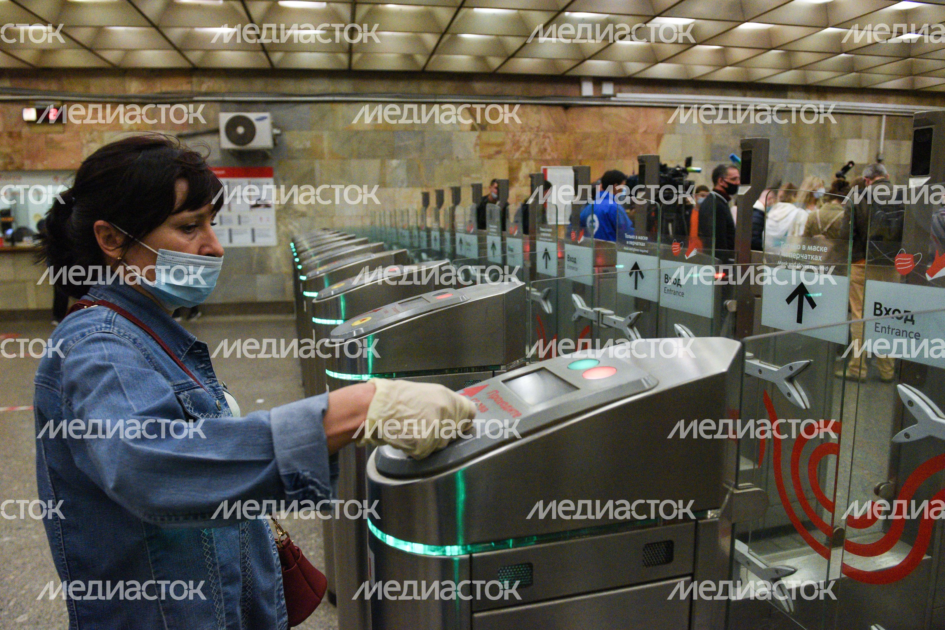 Проверки соблюдения масочно-перчаточного режима в общественном транспорте в Москве