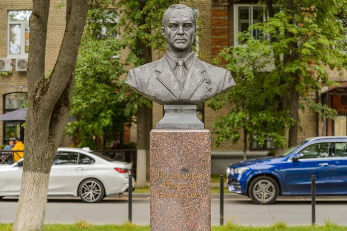 Памятник Н.Е. Жуковскому