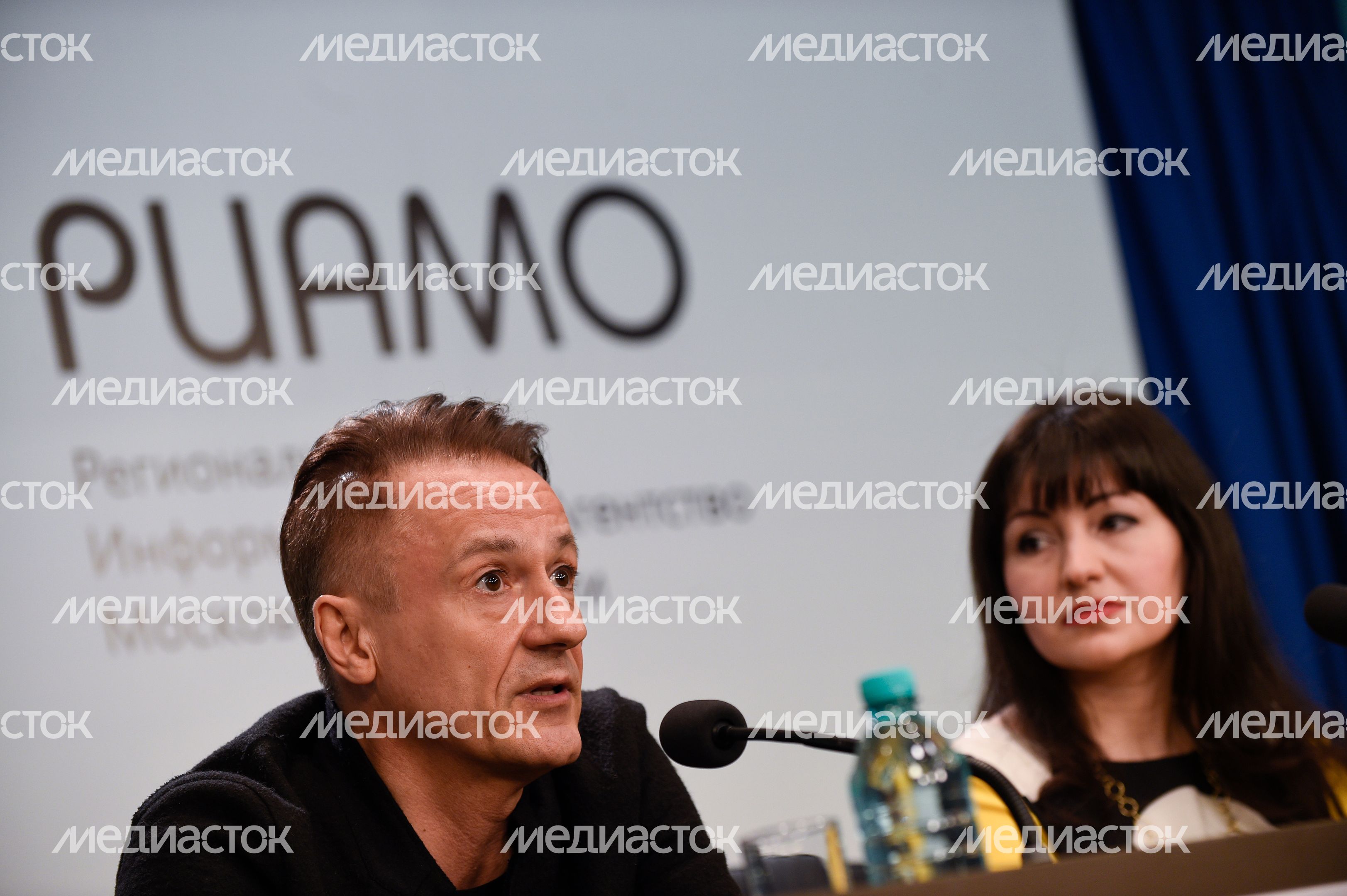Пресс-конференция Олега Меньшикова в РИАМО