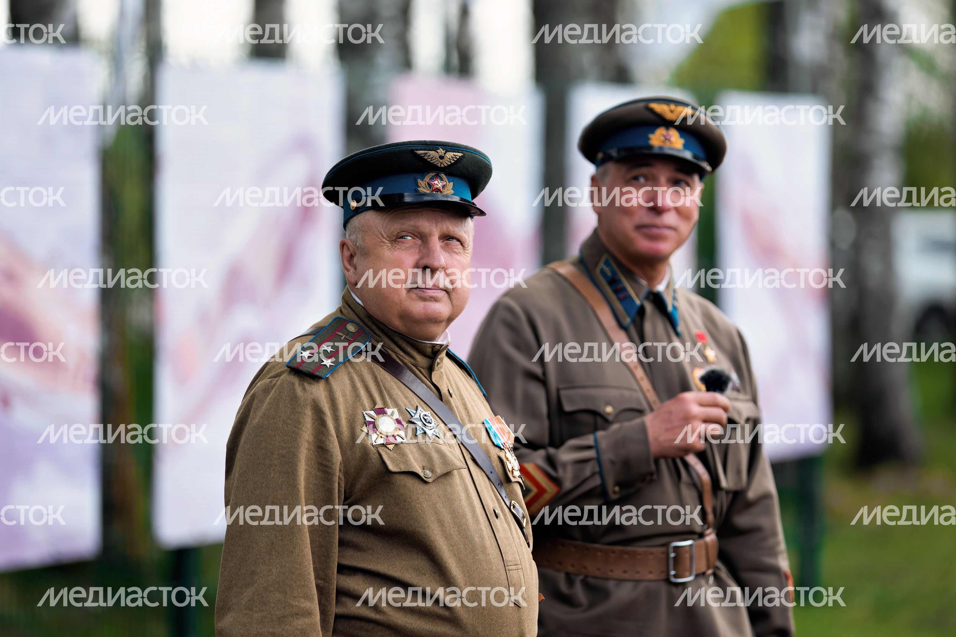 Патриотическое воспитание: возложение цветов к памятнику летчикам в аэроклубе ВВС Одинцовского округа ко Дню Победы Патриотическое воспитание: возложение цветов к памятнику летчикам в аэроклубе ВВС Одинцовского округа ко Дню Победы
