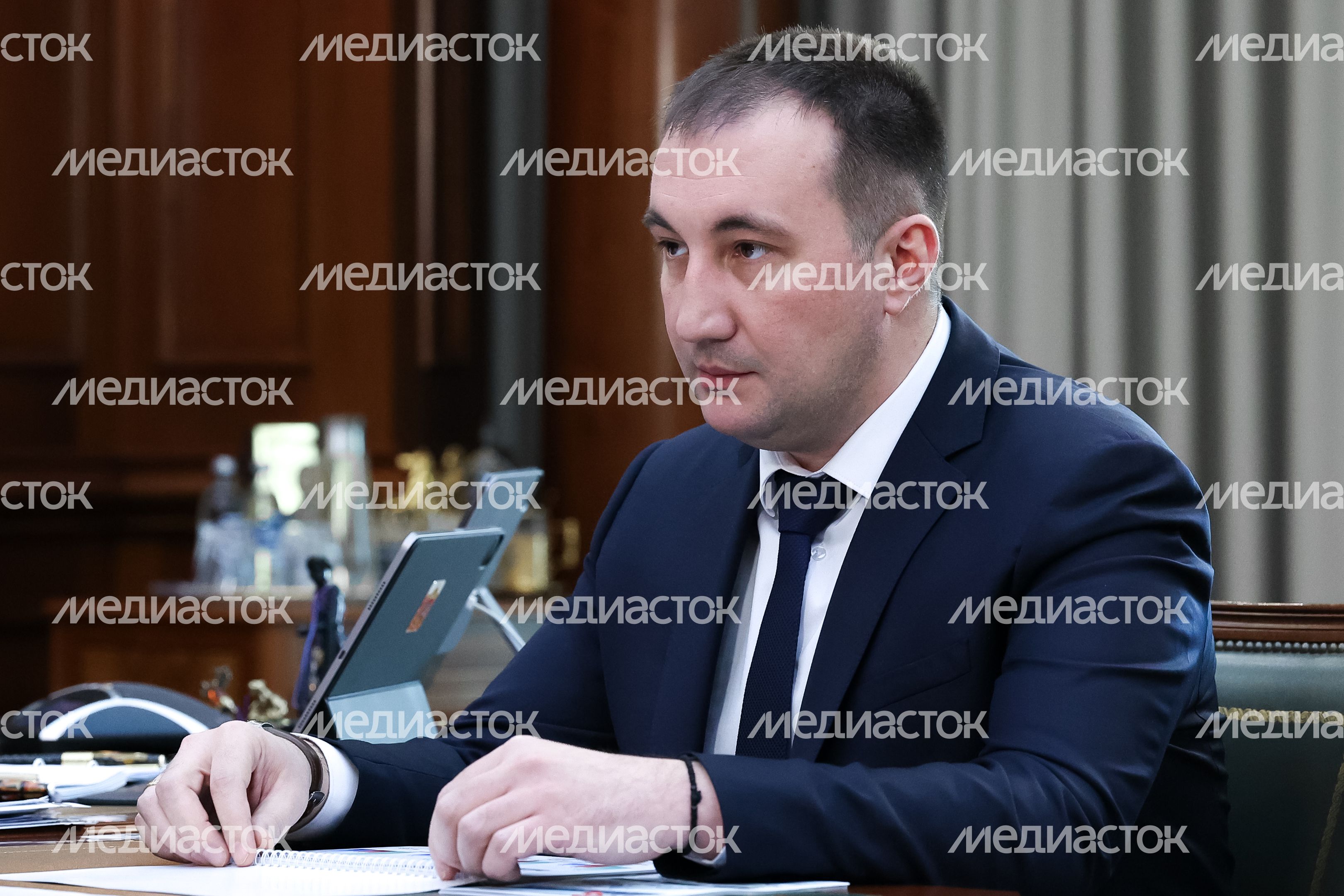 Андрей Воробьев провел рабочую встречу с главой городского округа Жуковский Андроником Паком