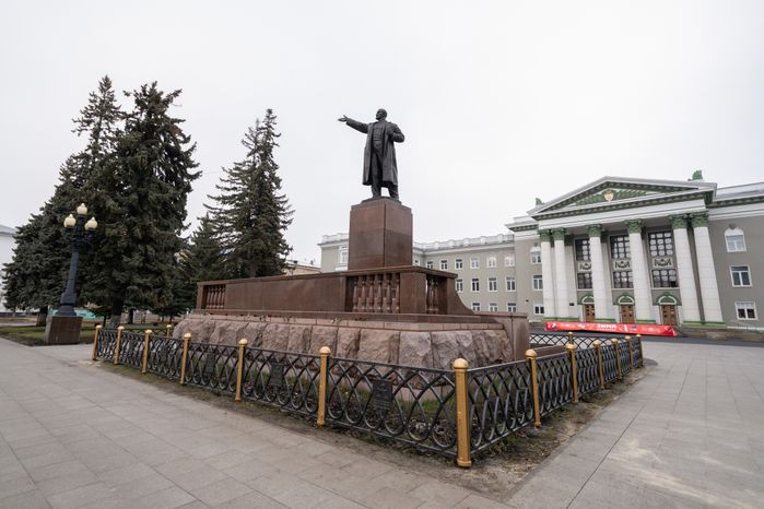 Памятник В.И. Ленину перед Двором культуры в Ступино