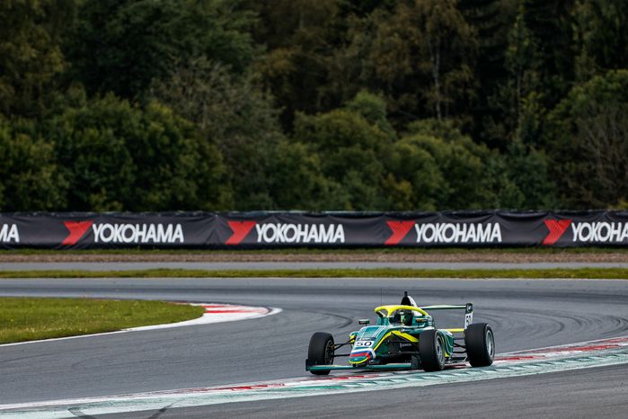 VI этап российской серии кольцевых гонок на автодроме Moscow Raceway