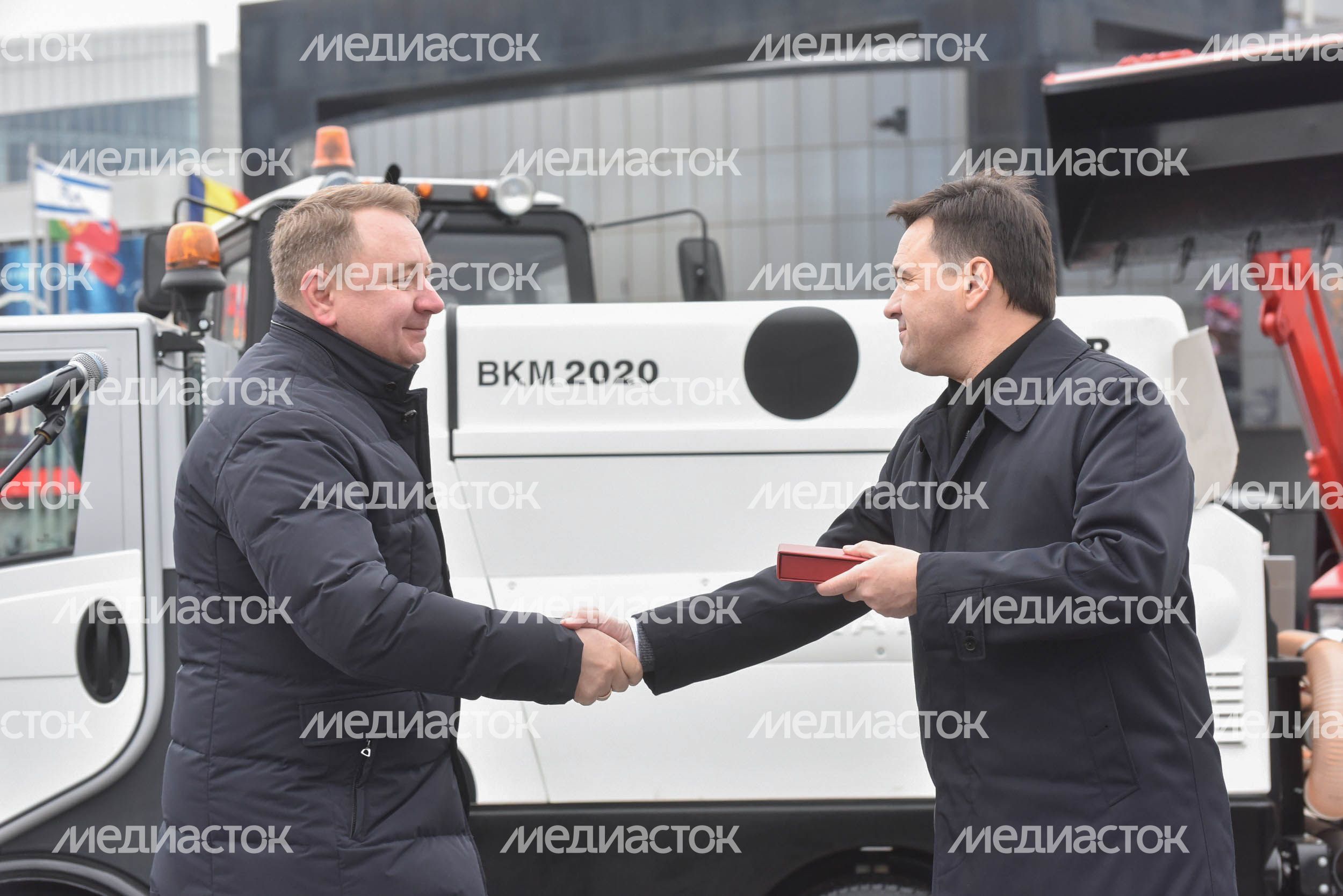 Муниципалитеты Подмосковья получили 79 единиц техники ЖКХ