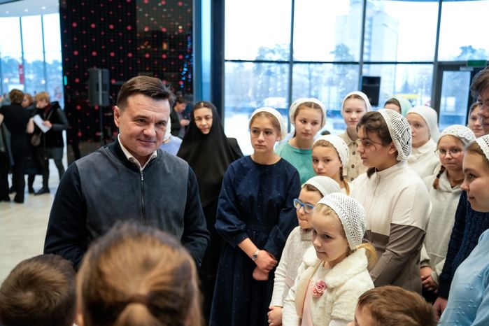 Андрей Воробьев поздравил детей участников СВО с наступающим Новым годом