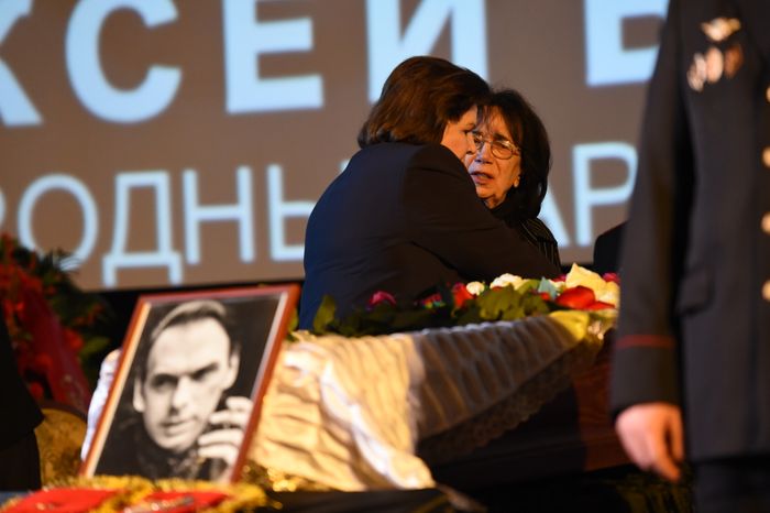 Прощание с актером Алексеем Баталовым в Доме кино в Москве