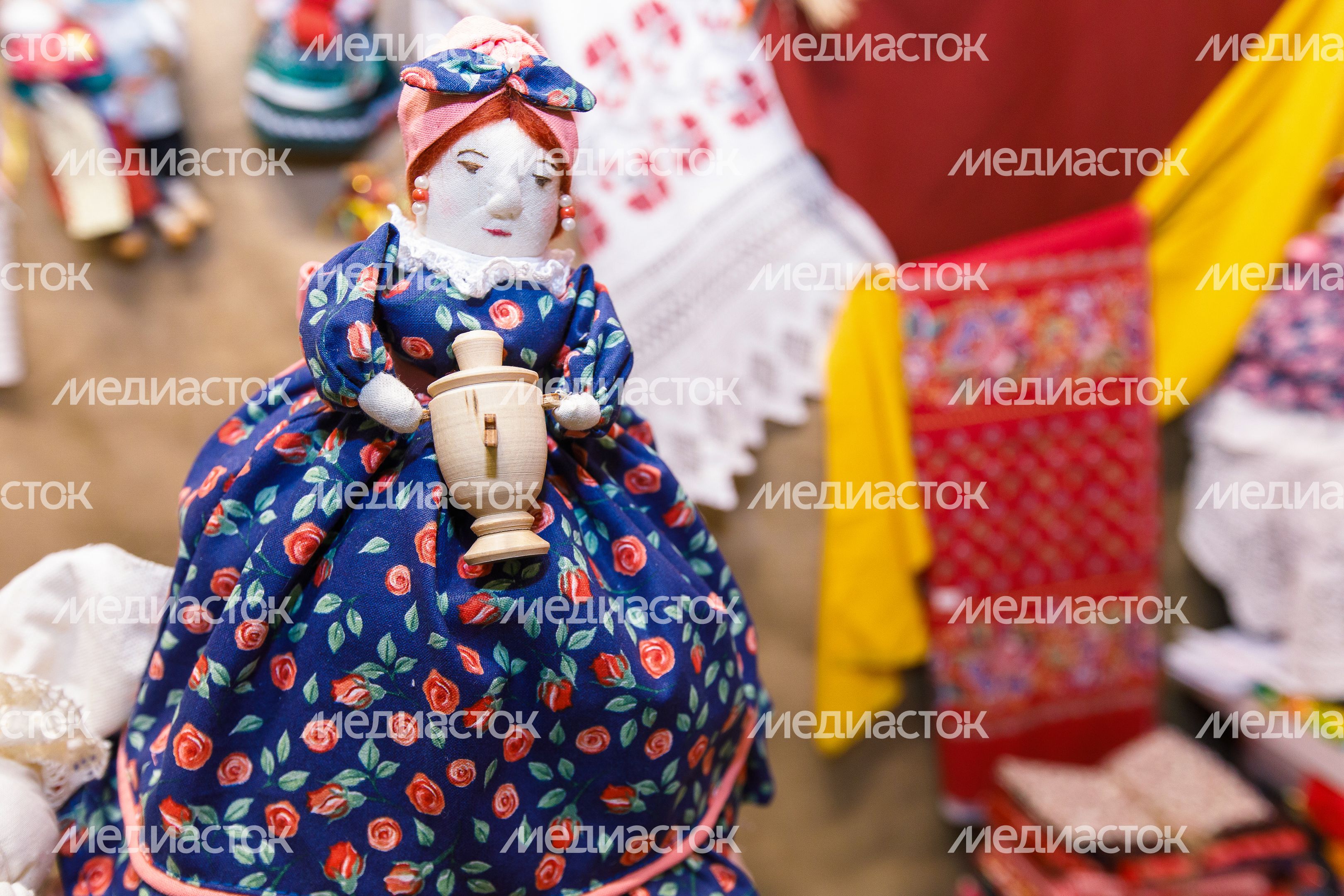 Предметы народных художественных промыслов на выставке «Ладья. Зимняя сказка 2024» Предметы народных художественных промыслов на выставке «Ладья. Зимняя сказка 2024»