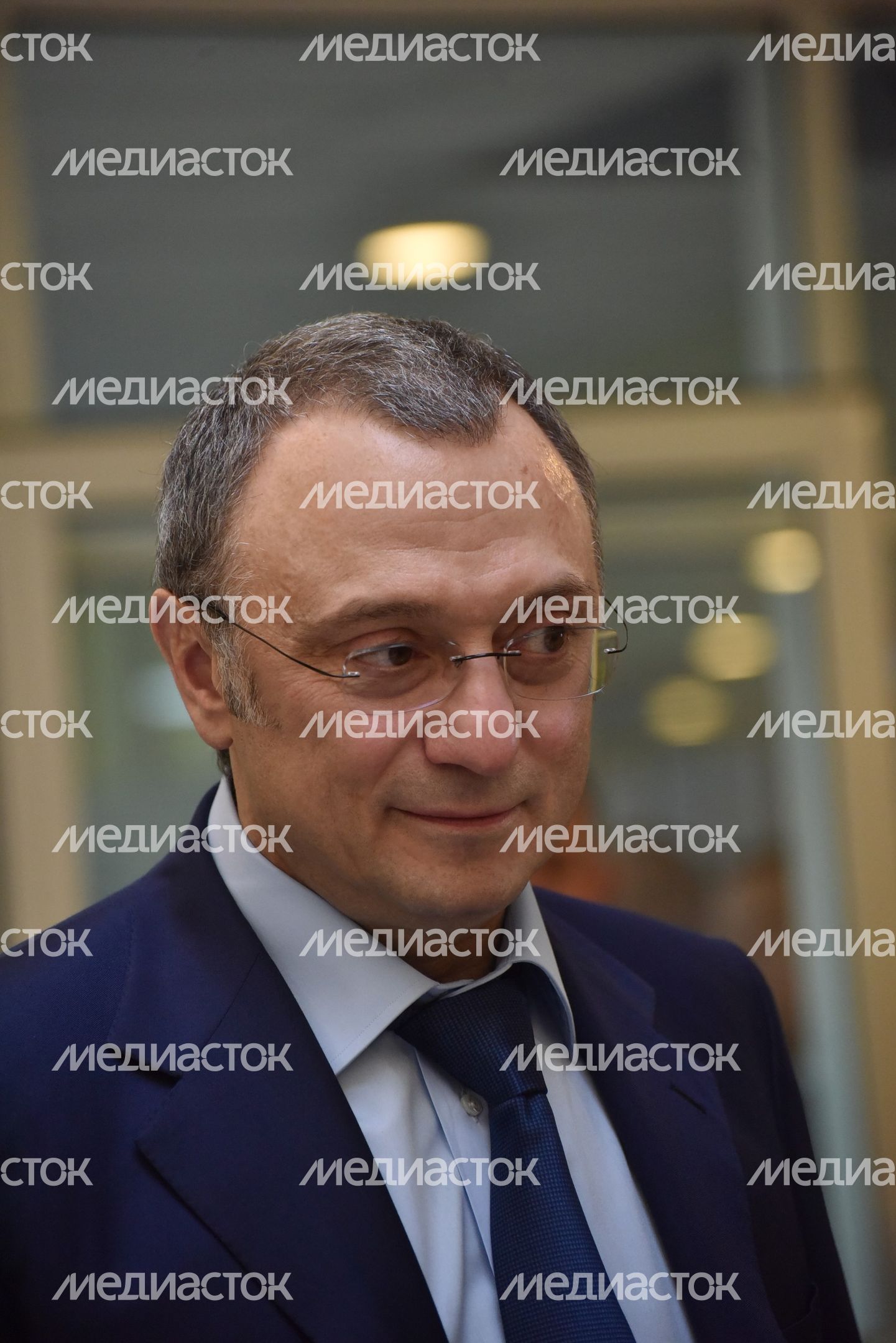 Губернатор вручил ордена за большой вклад в реконструкцию школы в Одинцовском районе