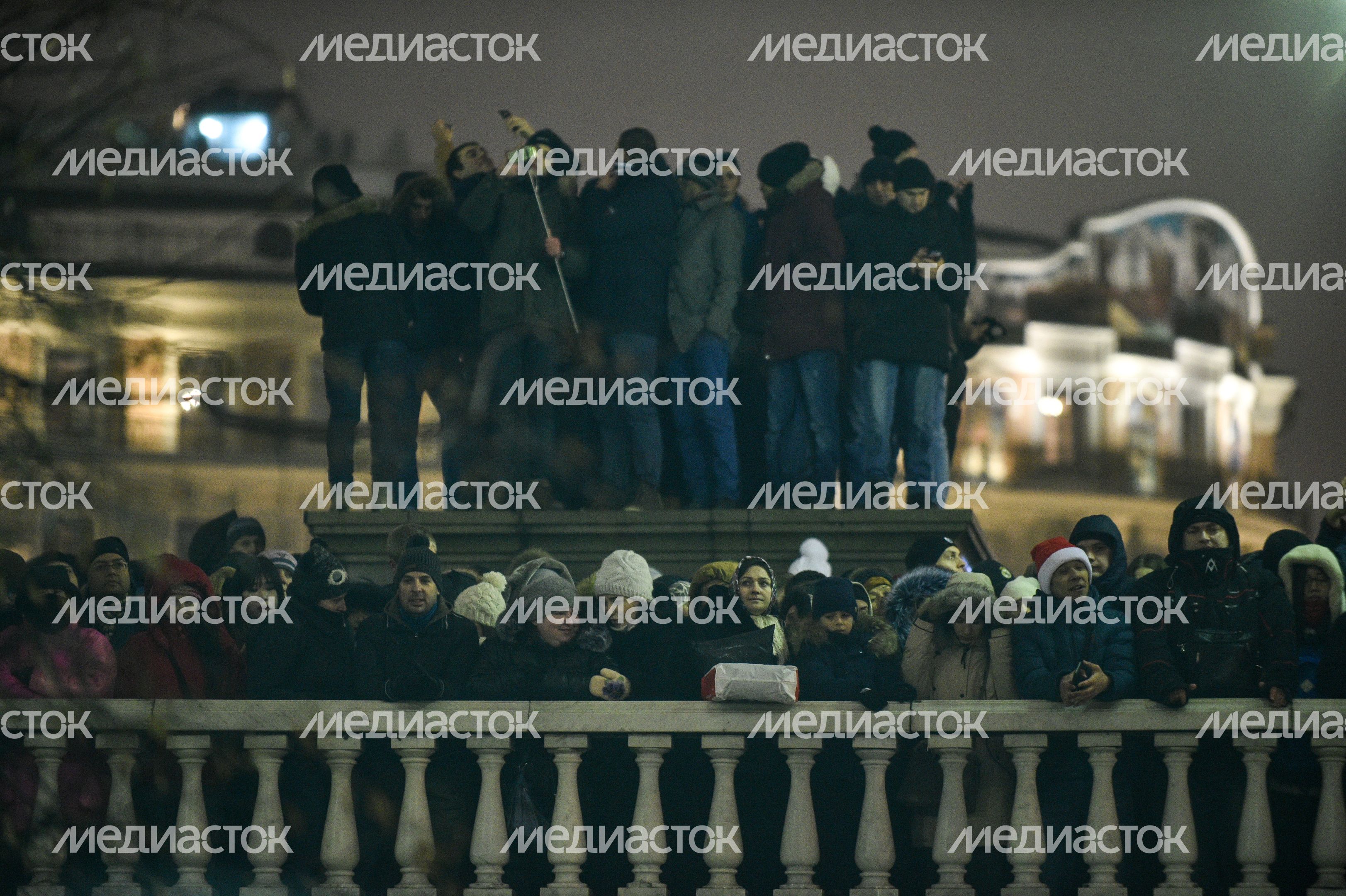 Как москвичи встречали 2017 год на Красной площади