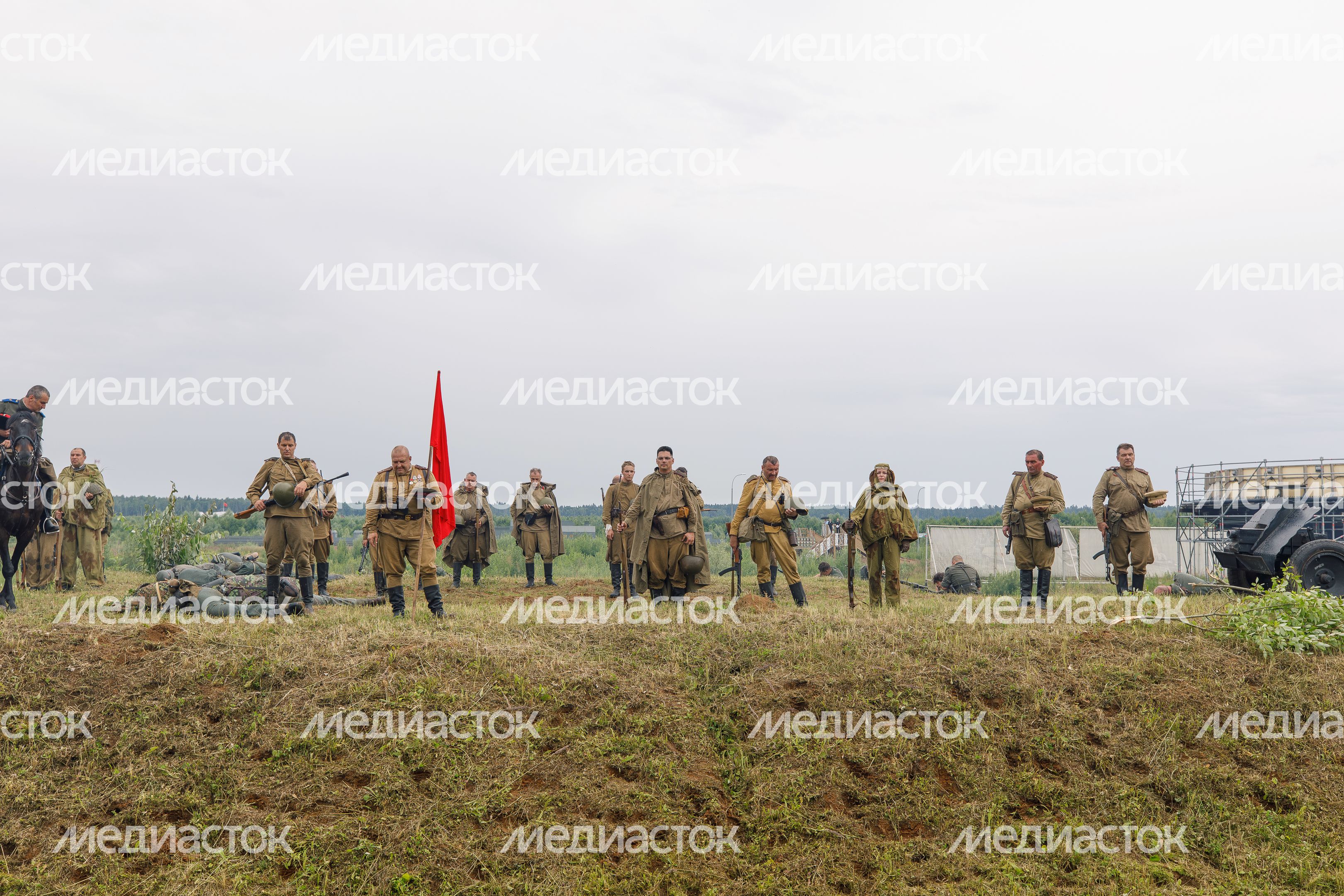 Эпизод Курской битвы под Прохоровкой на военно-исторической реконструкции в Центральном парке «Патриот»
