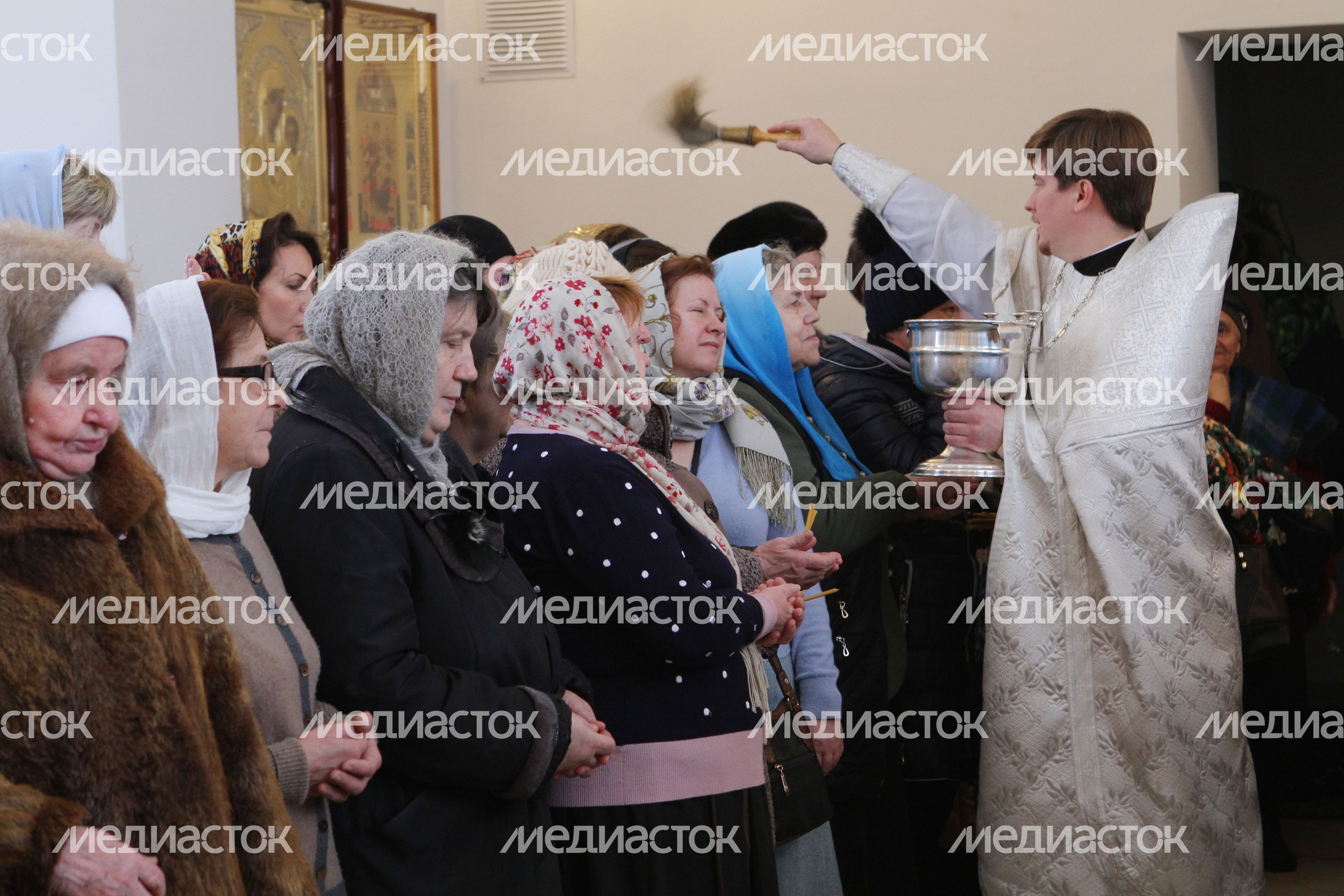 Церковная служба в Крещенский Сочельник в Луховицах Церковная служба в Крещенский Сочельник в Луховицах