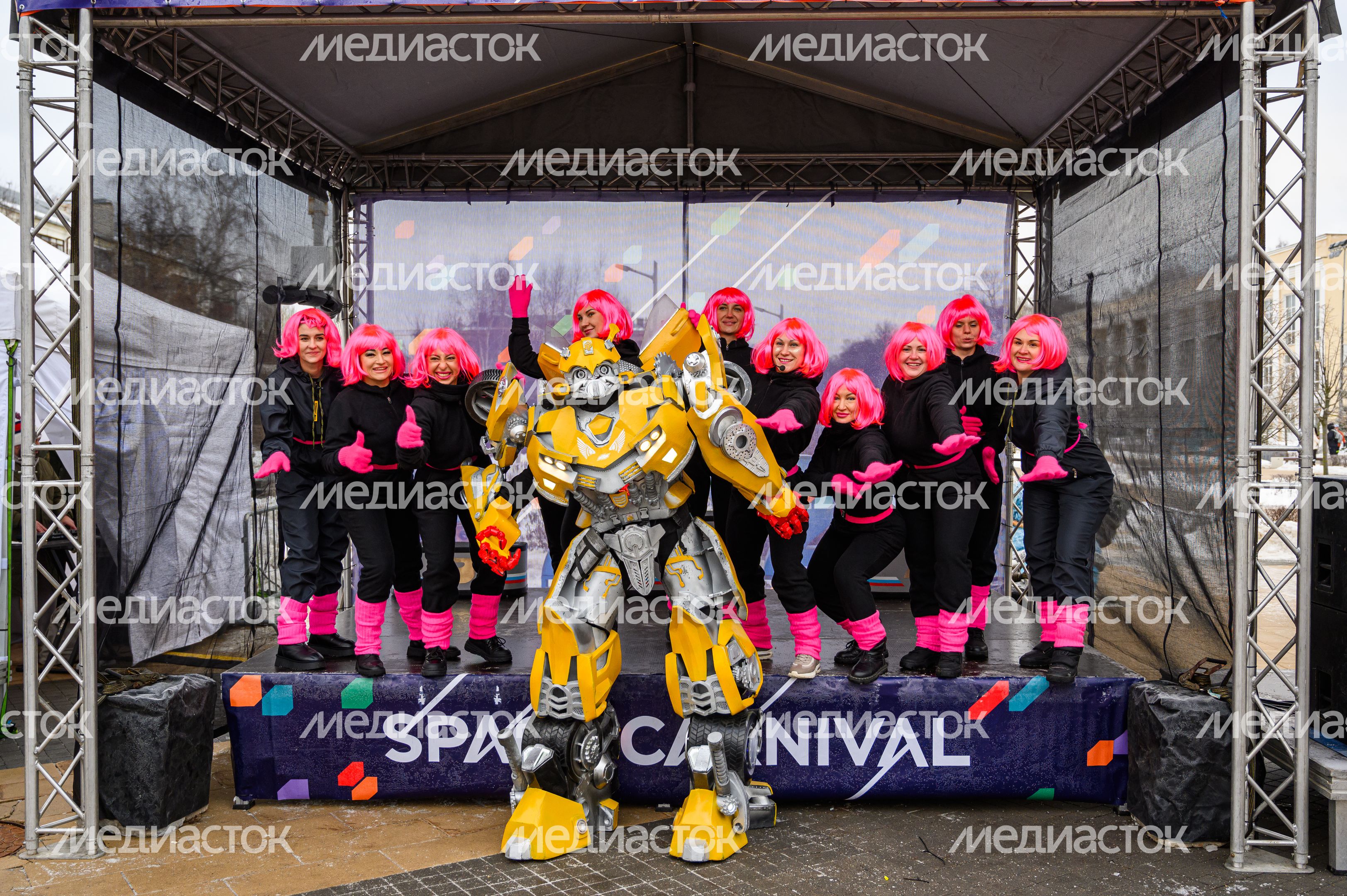 Новогодний забег в карнавальных костюмах Space Carnival 2024 в Королеве Новогодний забег в карнавальных костюмах Space Carnival 2024 в Королеве