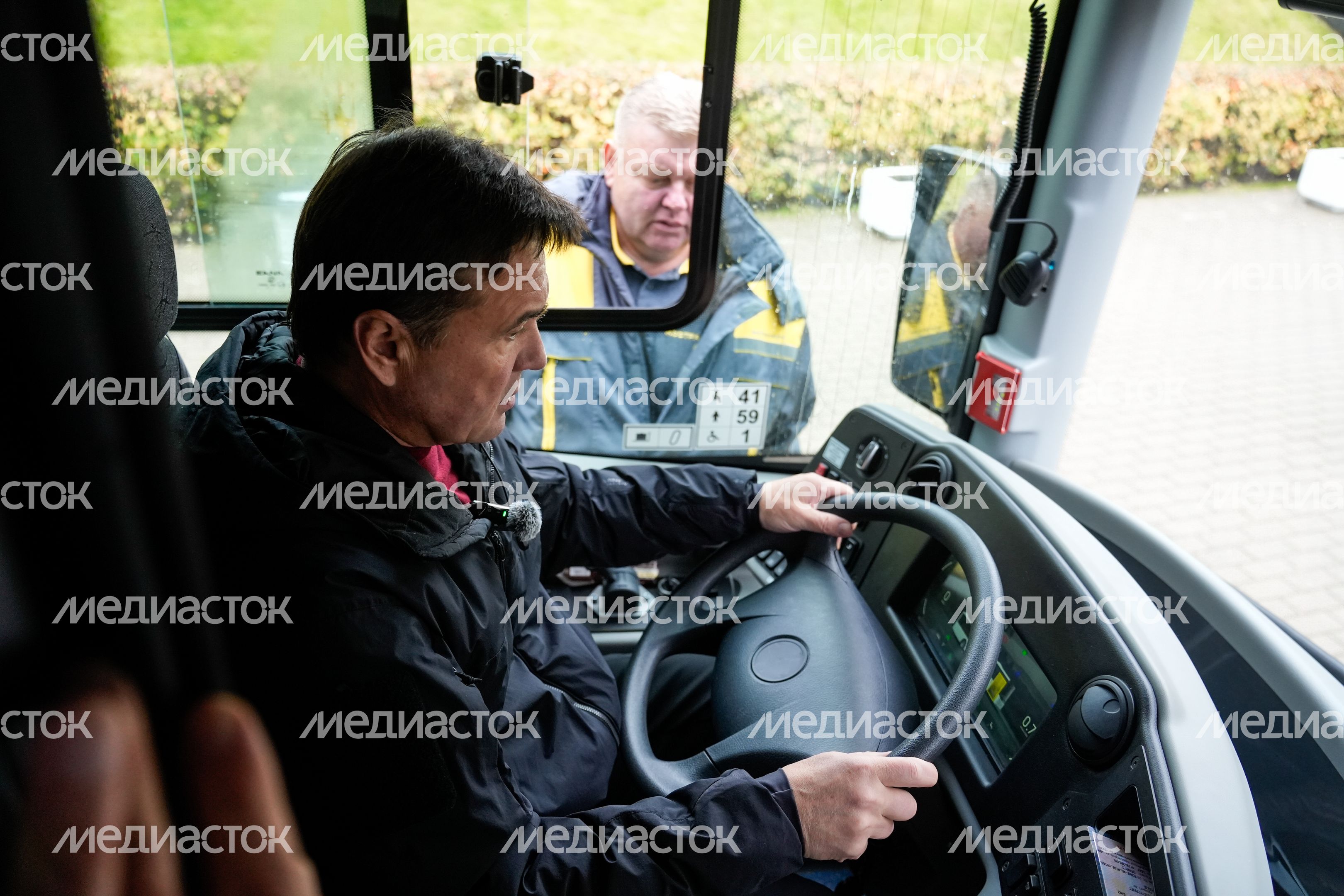 Андрей Воробьев передал партию новых автобусов округам Подмосковья Андрей Воробьев передал партию новых автобусов округам Подмосковья