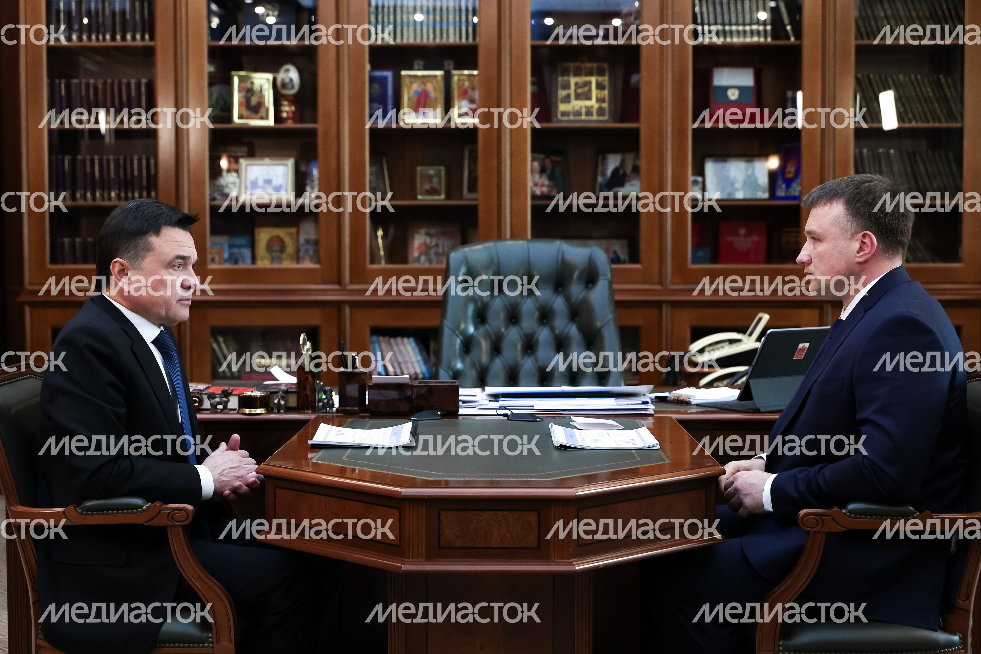Андрей Воробьев встретился с главой Серпухова Алексеем Шимко Андрей Воробьев встретился с главой Серпухова Алексеем Шимко