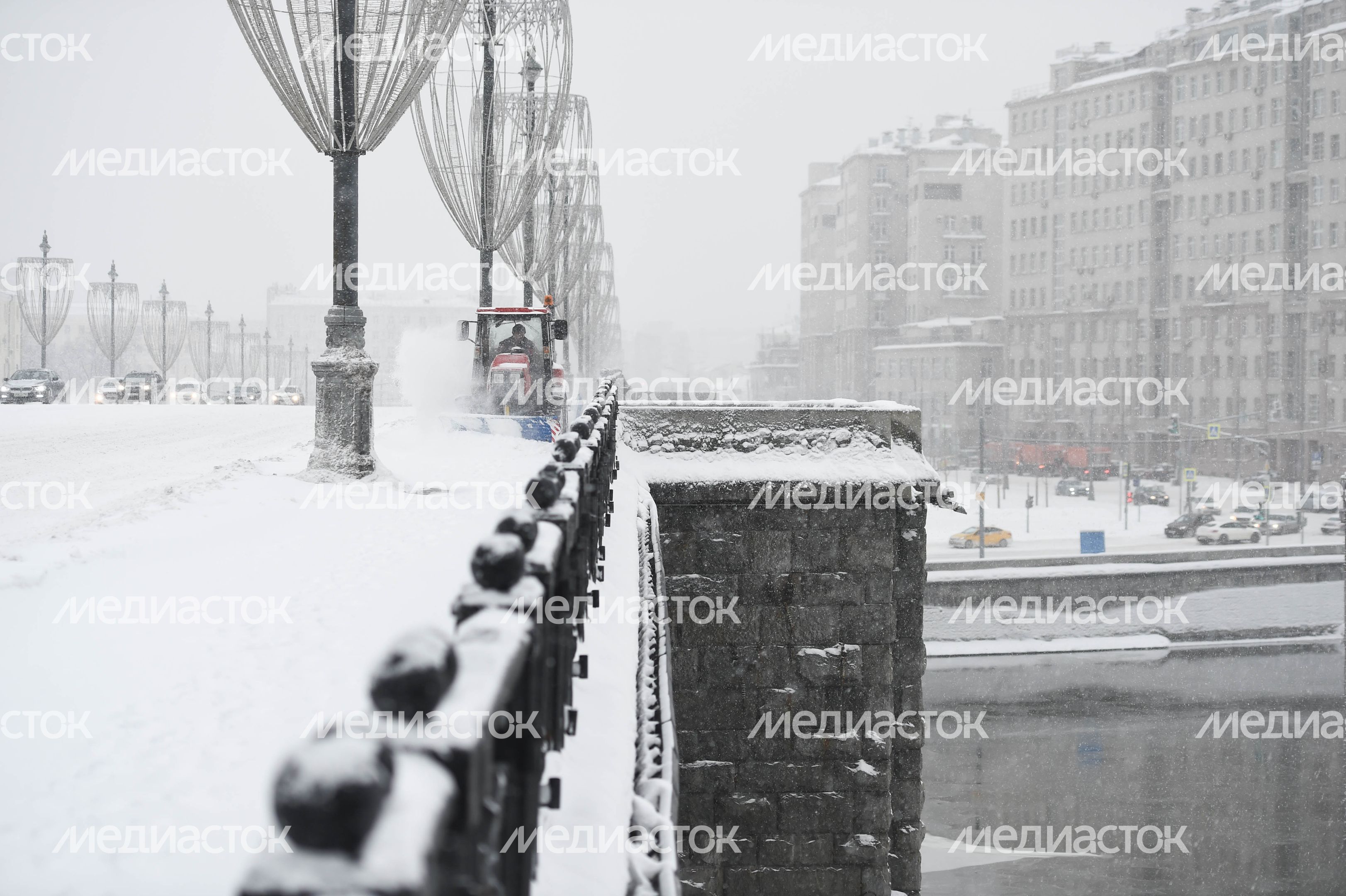 Рекордный снегопад в Москве и Подмосковье
