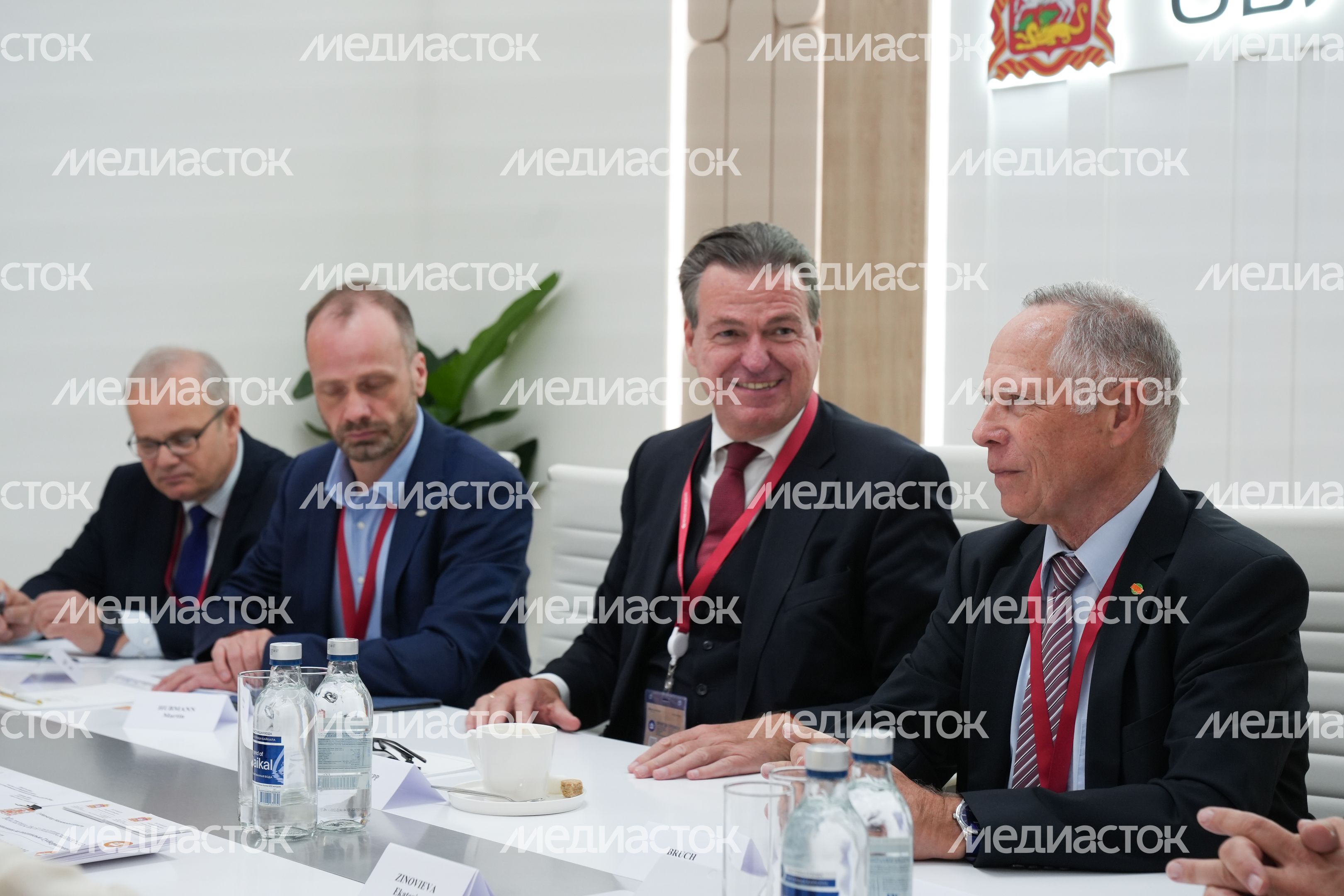 Андрей Воробьев на ПМЭФ обсудил с российско-германской  внешнеторговой палатой развитие бизнеса в Подмосковье