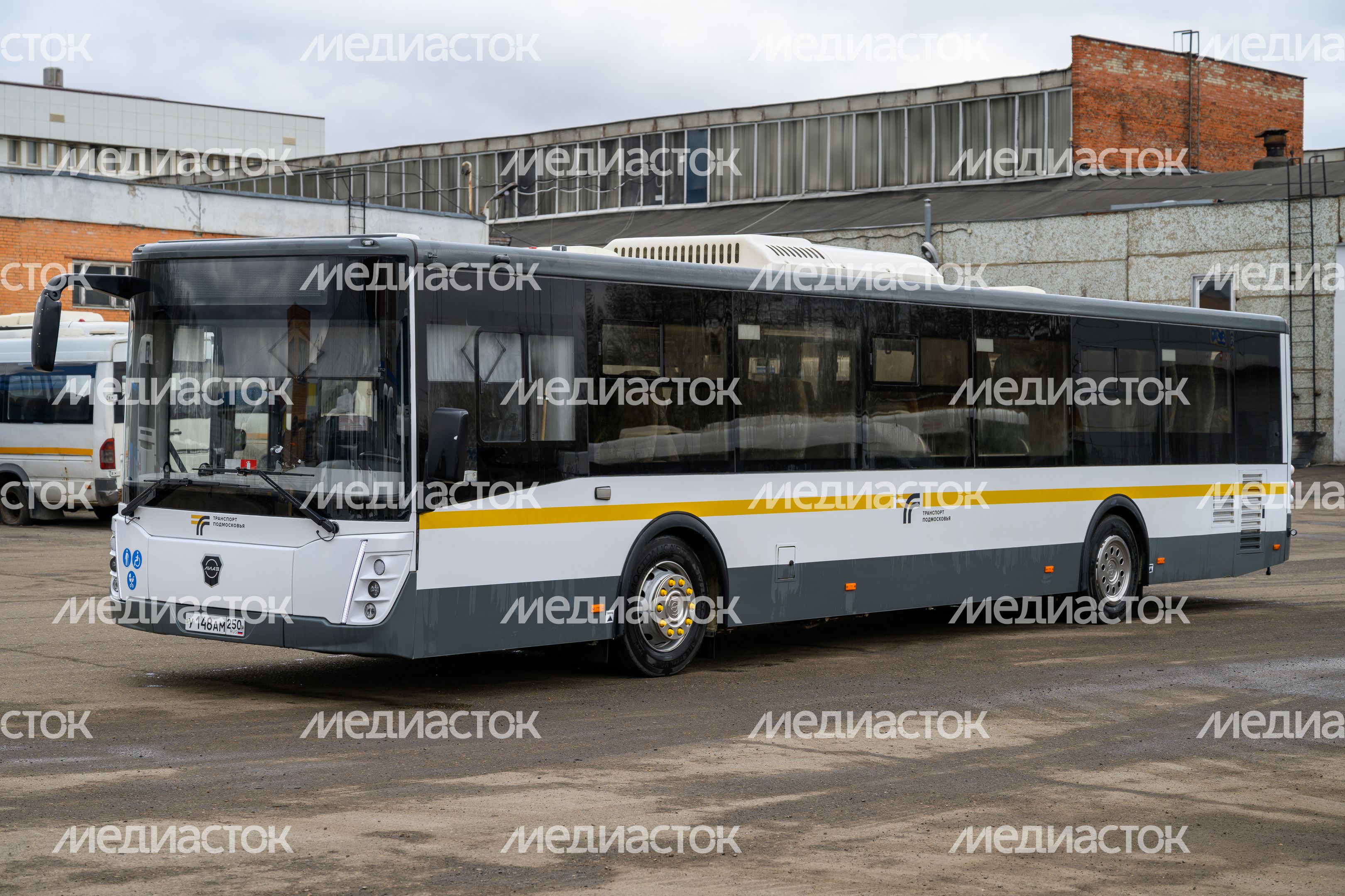 Автобус Мострансавто перед отправлением в рейс Автобус Мострансавто перед отправлением в рейс