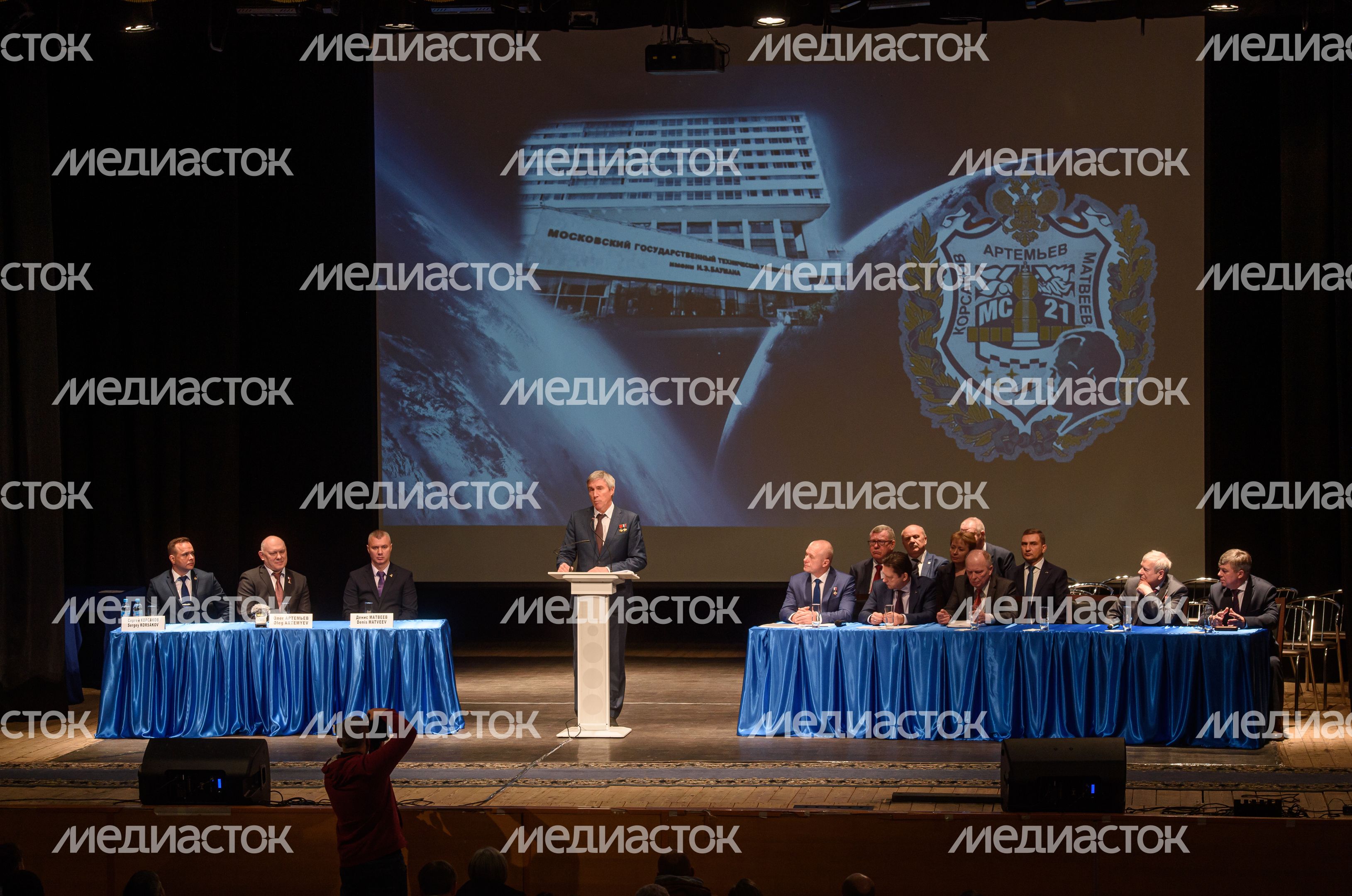 Торжественная встреча космонавтов и астронавтов 67-й длительной экспедиции на МКС