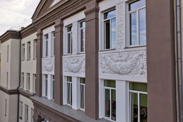 В Химках по президентской программе модернизировали одну из старейших в городе школ