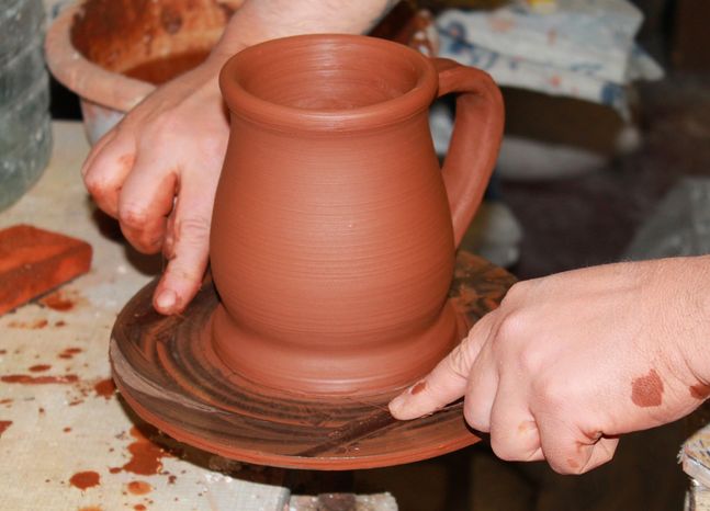Работа гончара из Королева