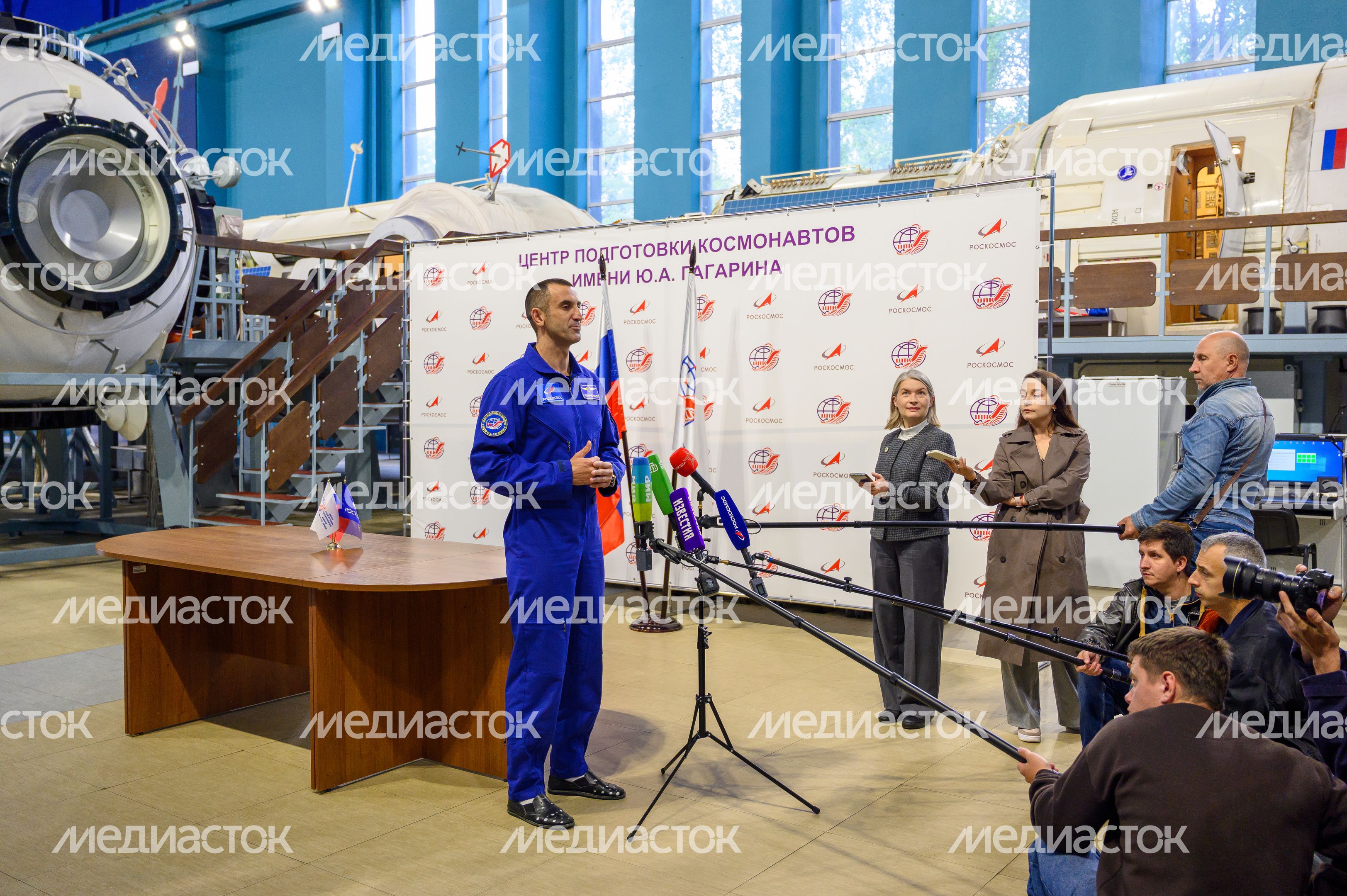 Космонавт Роскосмоса Сергей Тетерятников на комплексной тренировке в Центре подготовки космонавтов Звездного городка Космонавт Роскосмоса Сергей Тетерятников на комплексной тренировке в Центре подготовки космонавтов Звездного городка